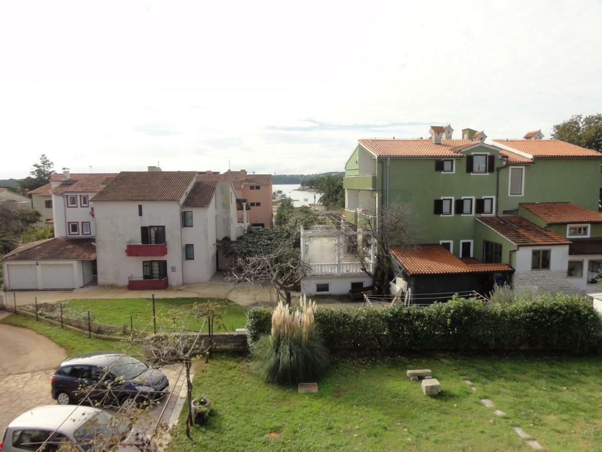 Nice And Cozy Apartment Ferry In Medulin Exterior photo