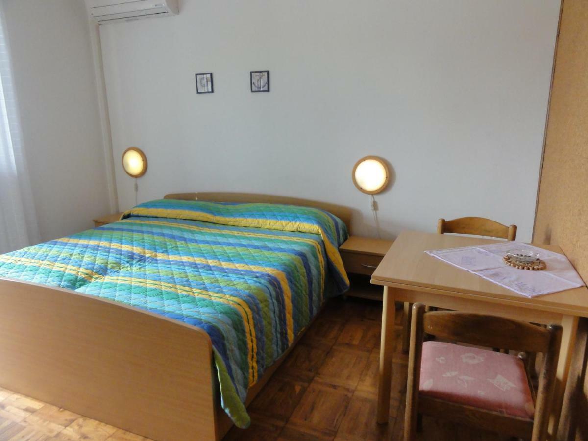 Nice And Cozy Apartment Ferry In Medulin Exterior photo